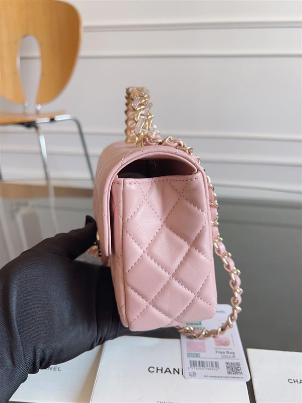 2026131222439808 700